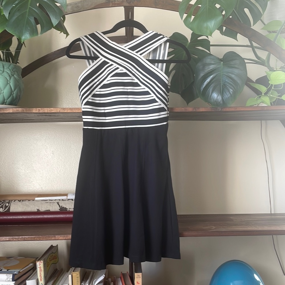 Meave | Black and white bandage top dress with pockets | 0 petite